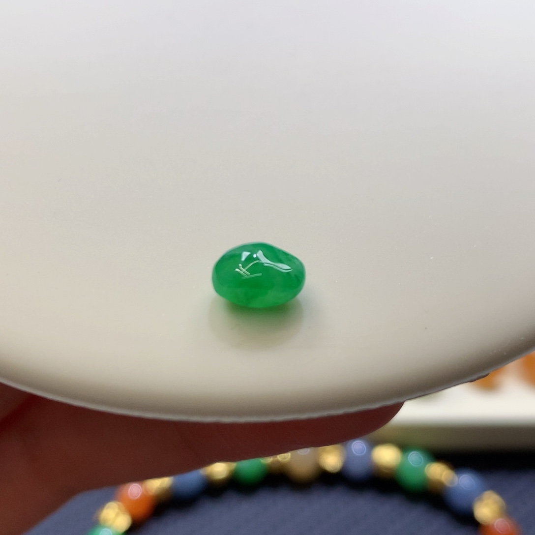 定制翡翠未镶嵌 毛货抛光定制 阳绿随形