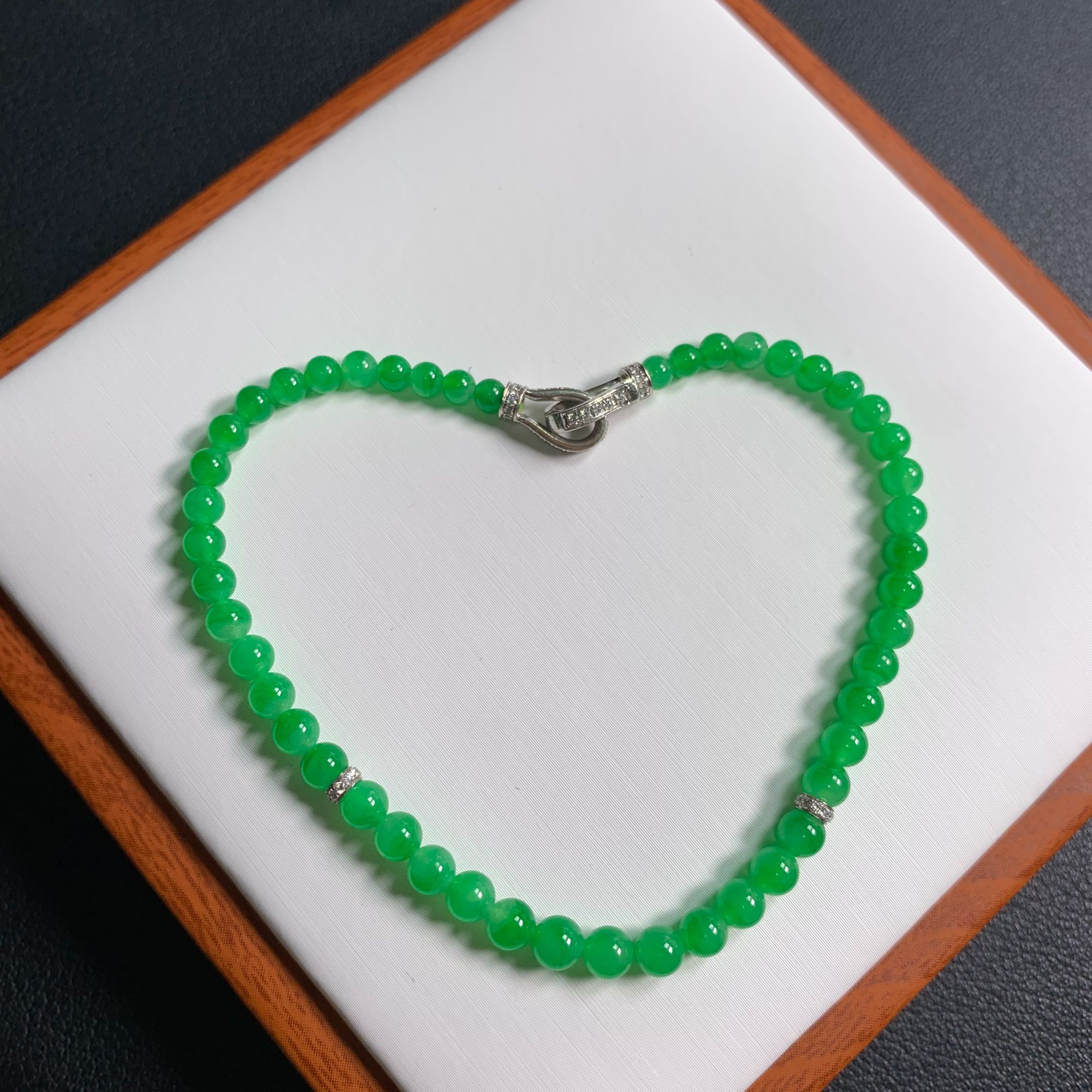 缅甸天然A货翡翠冰种满绿小米珠圆珠