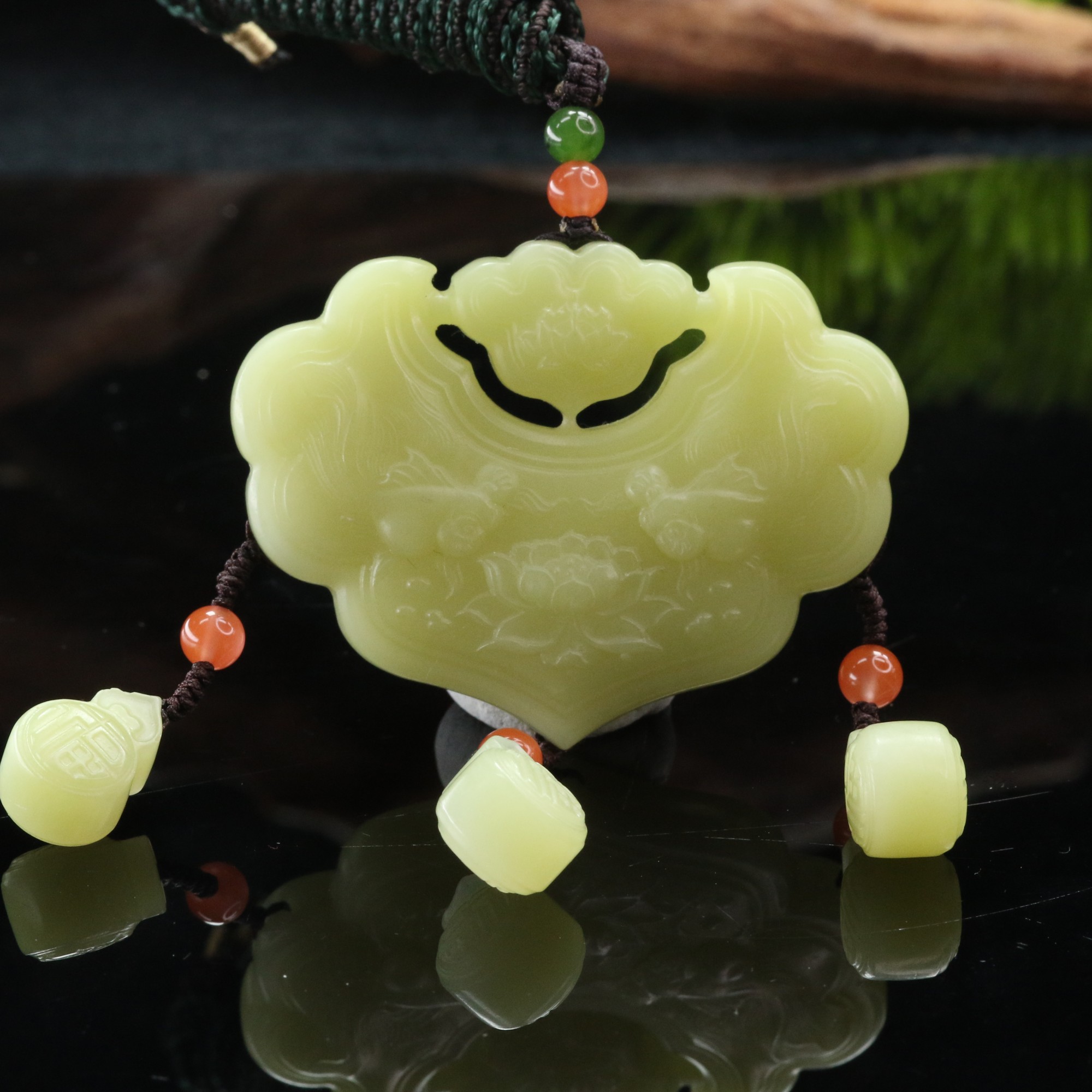 7和田玉若羌黄羊脂吊坠/500331北京中保拍卖