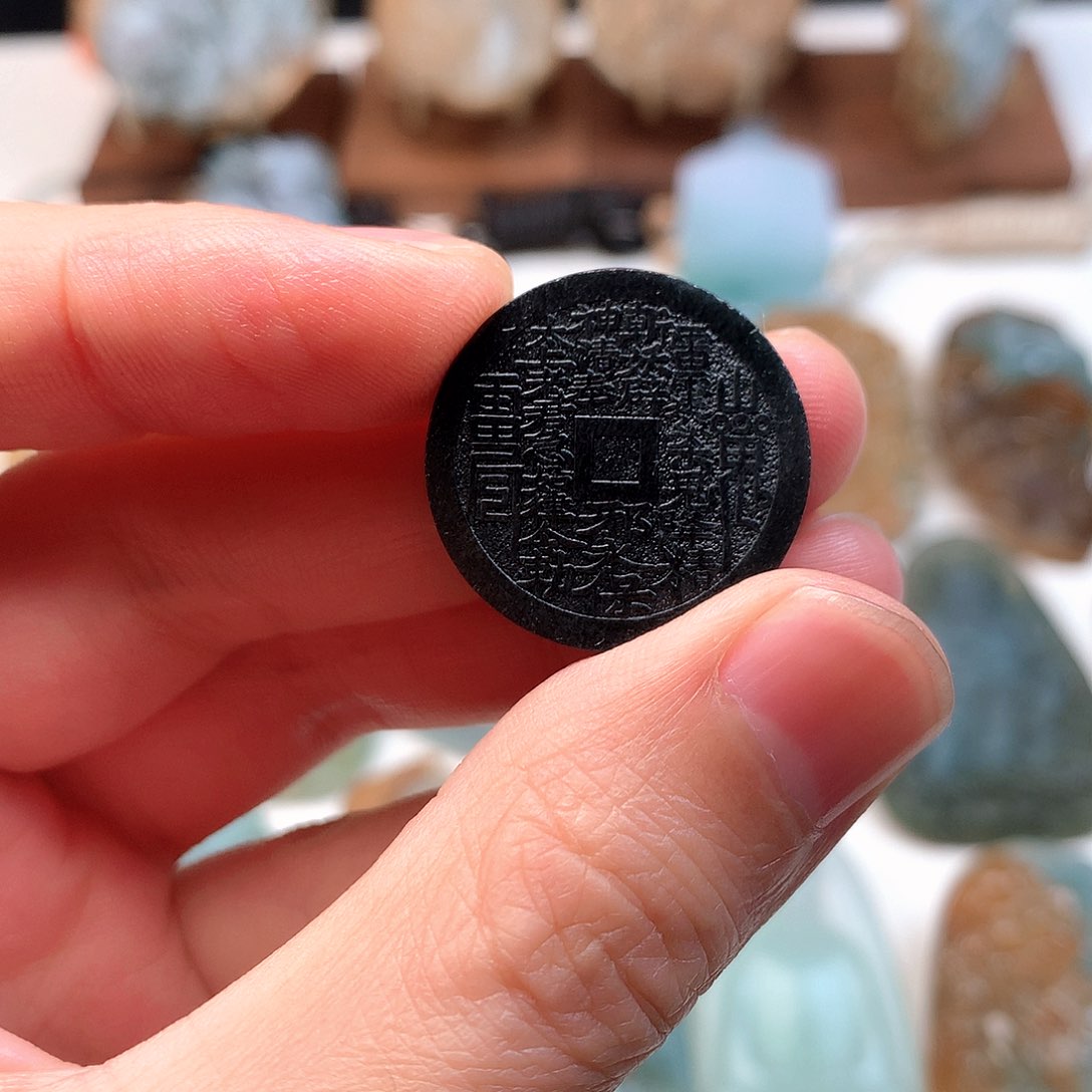 定制翡翠未镶嵌挂件