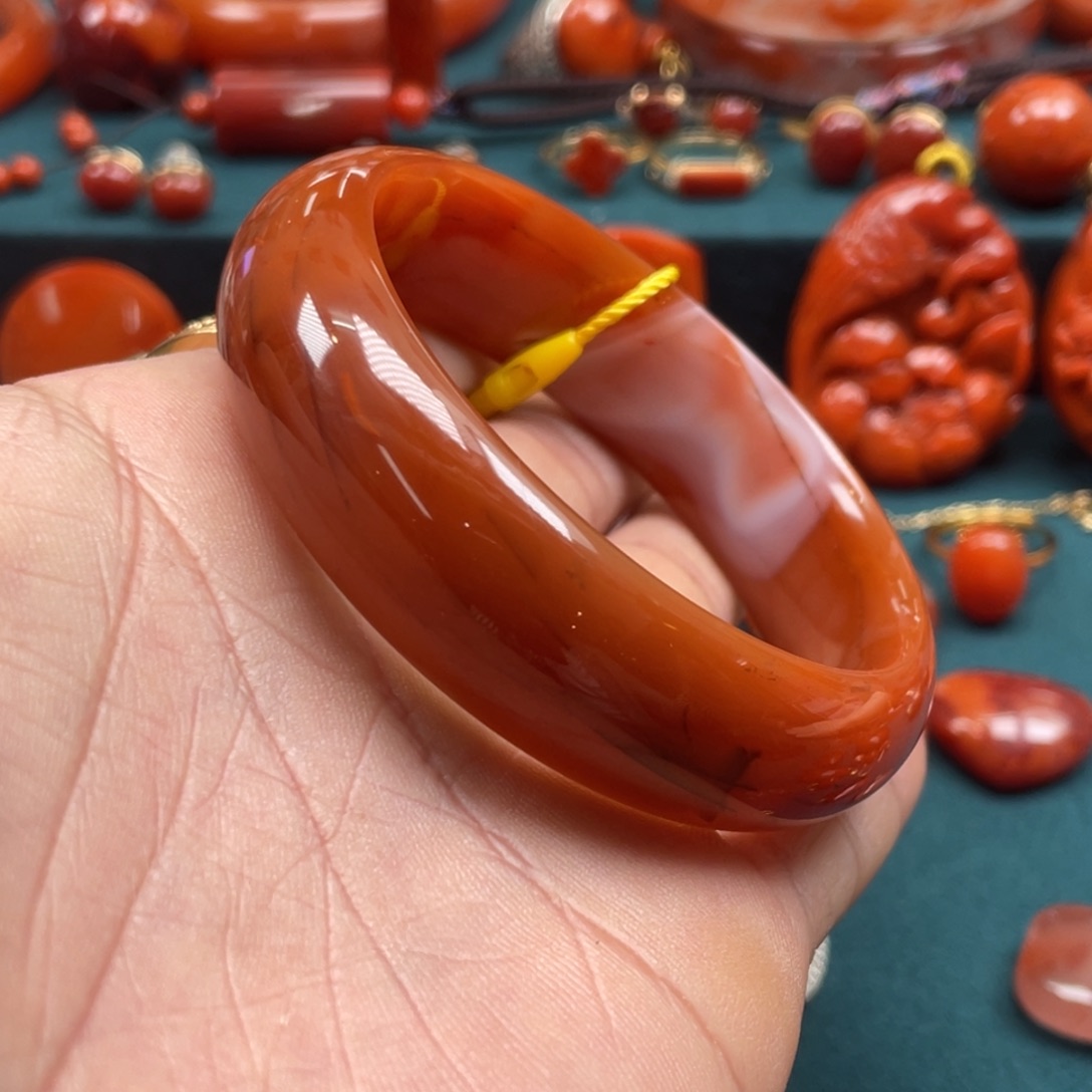 南红玛瑙川料满肉火焰纹南红手镯56+mm未镶嵌花****剧
