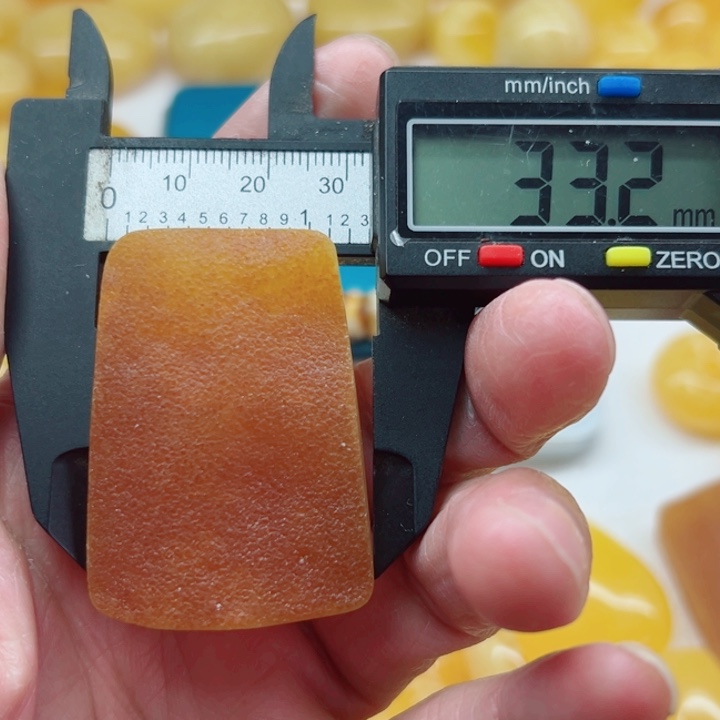 琥珀（矿物珀）未镶嵌裸石