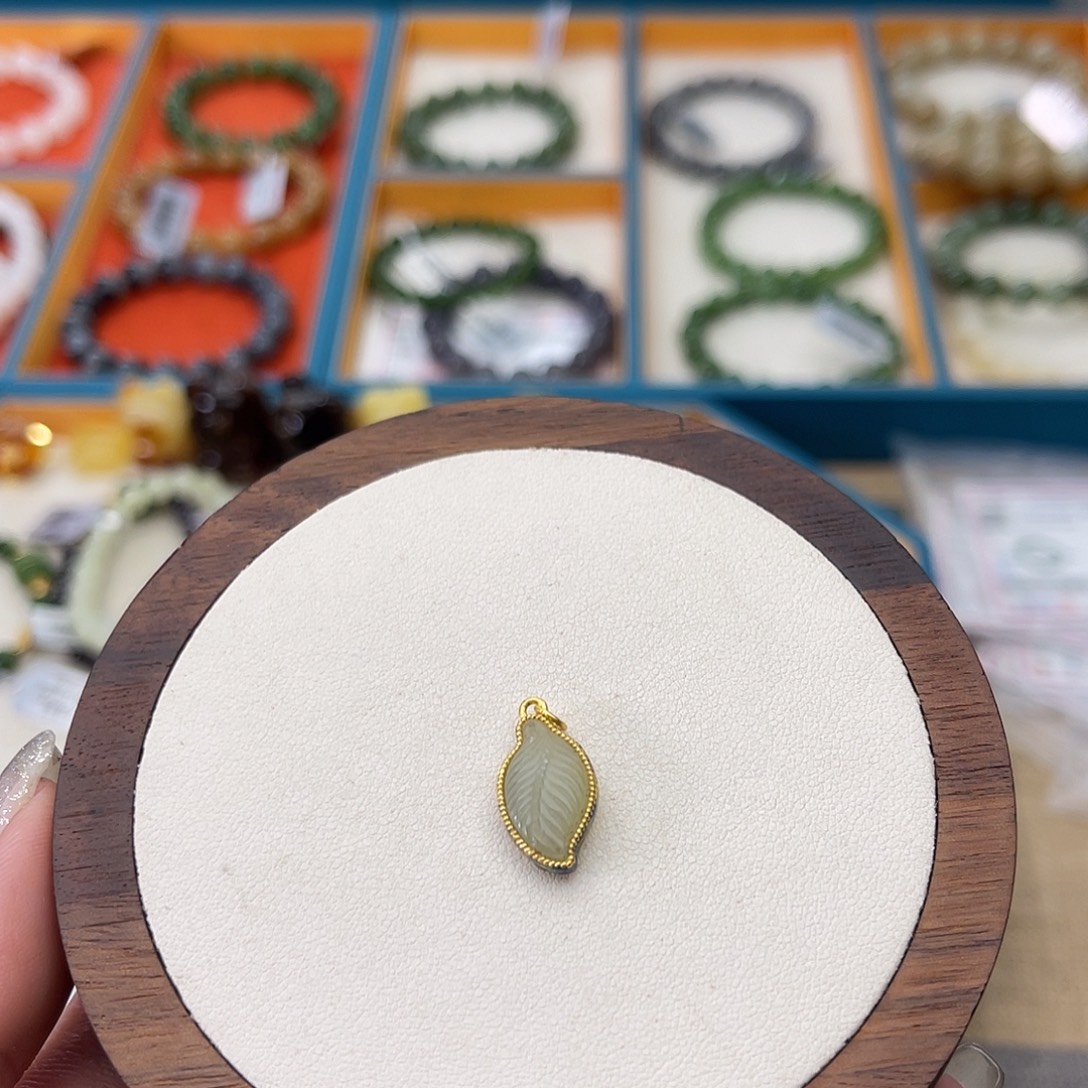 O****和田玉（糖玉）未镶嵌颈饰A37