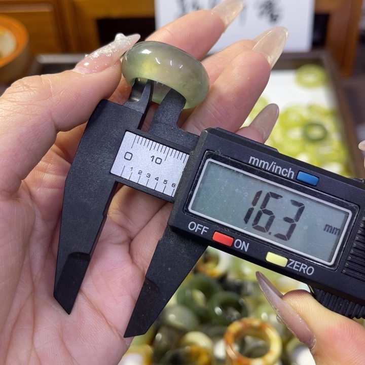 蛇纹石玉未镶嵌戒指112