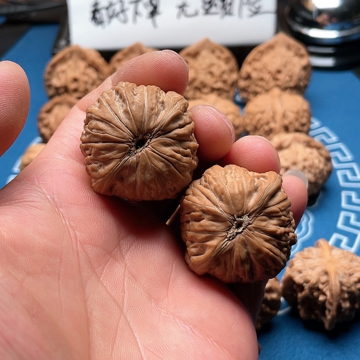 文玩核桃吊坠铁锤