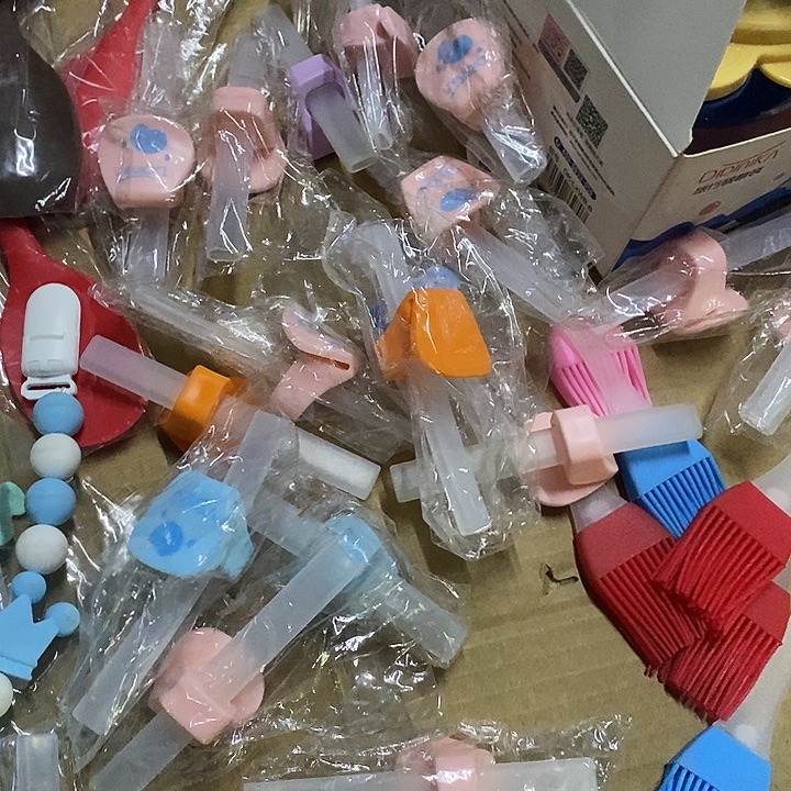 吸管喝汤的卡扣吸管颜色随机
