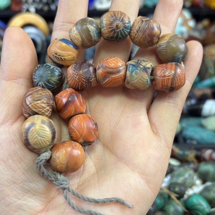 香***）玛瑙/玉髓未镶嵌颈饰