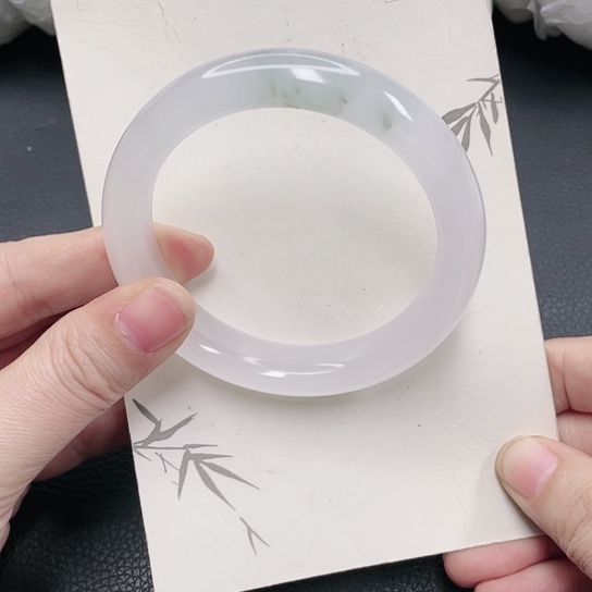 石英质玉手镯未镶嵌56