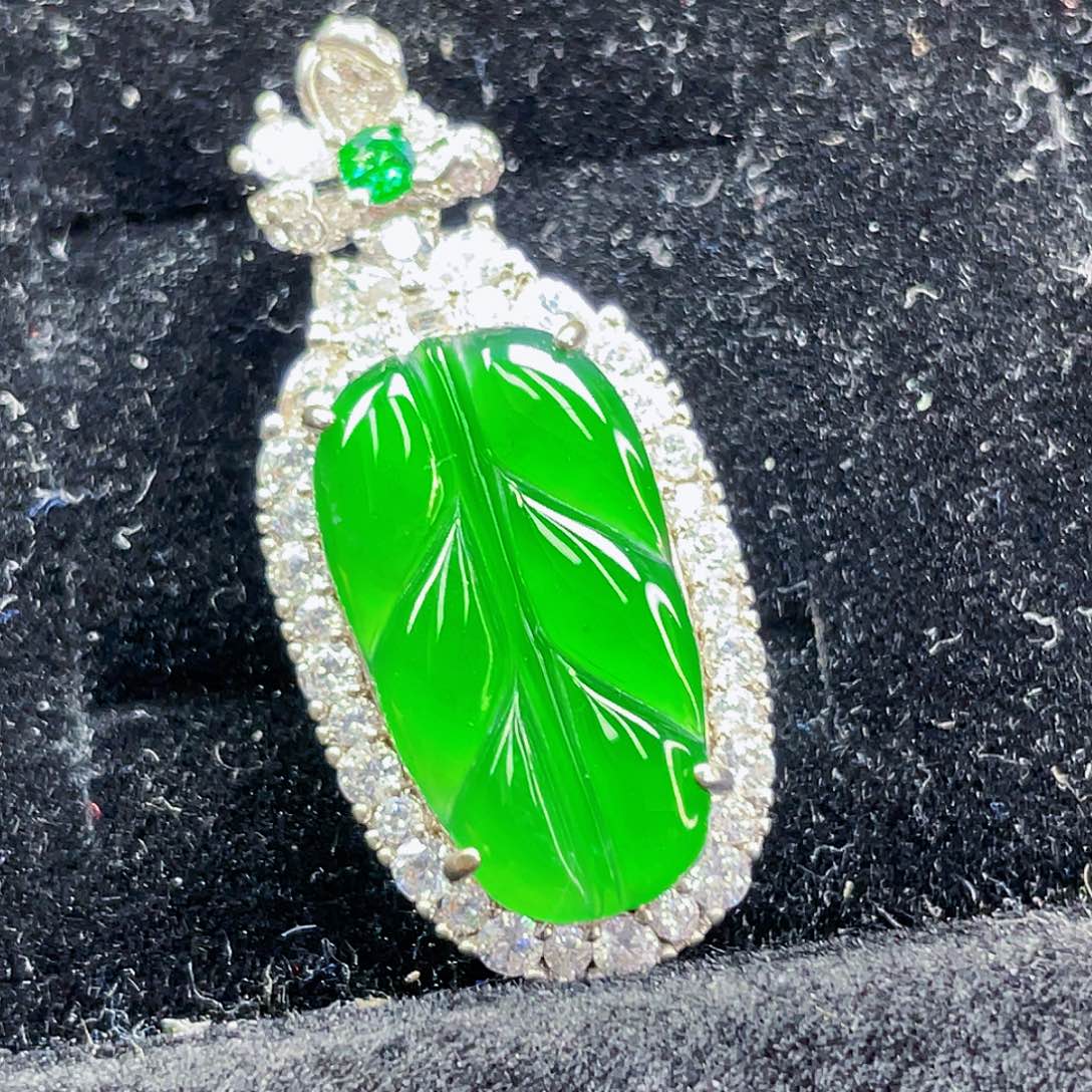 翡翠未镶嵌颈饰703