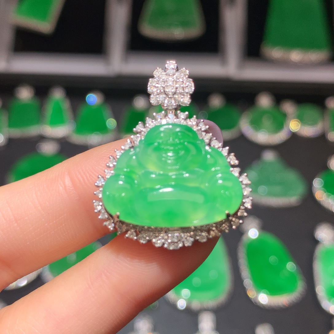 翡翠颈饰18K金镶嵌翡翠