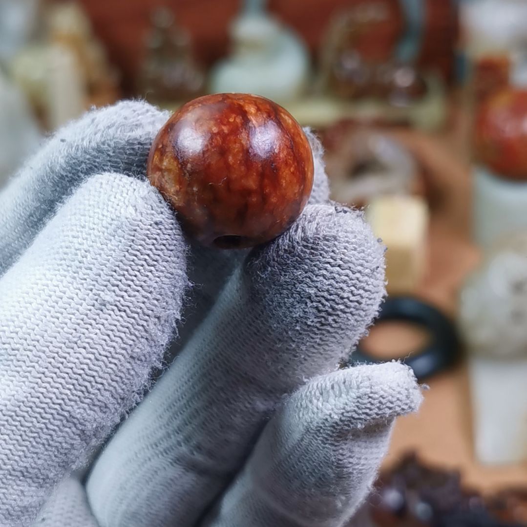 和田玉（糖玉）车挂未镶嵌太**?