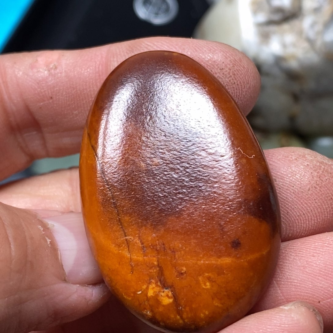 和田玉挂件足铂镶嵌