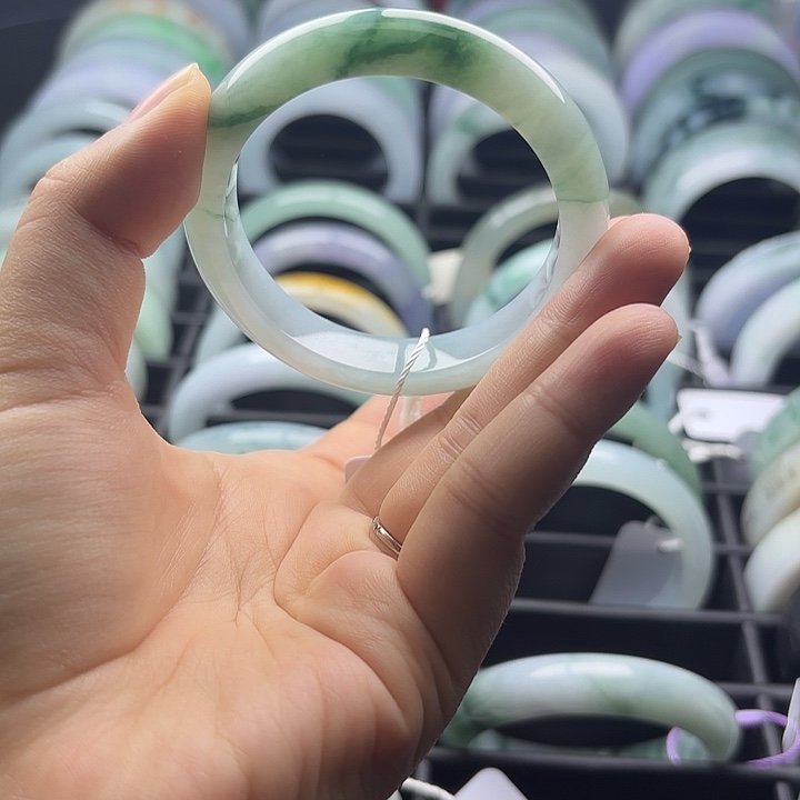 翡翠未镶嵌手镯手镯