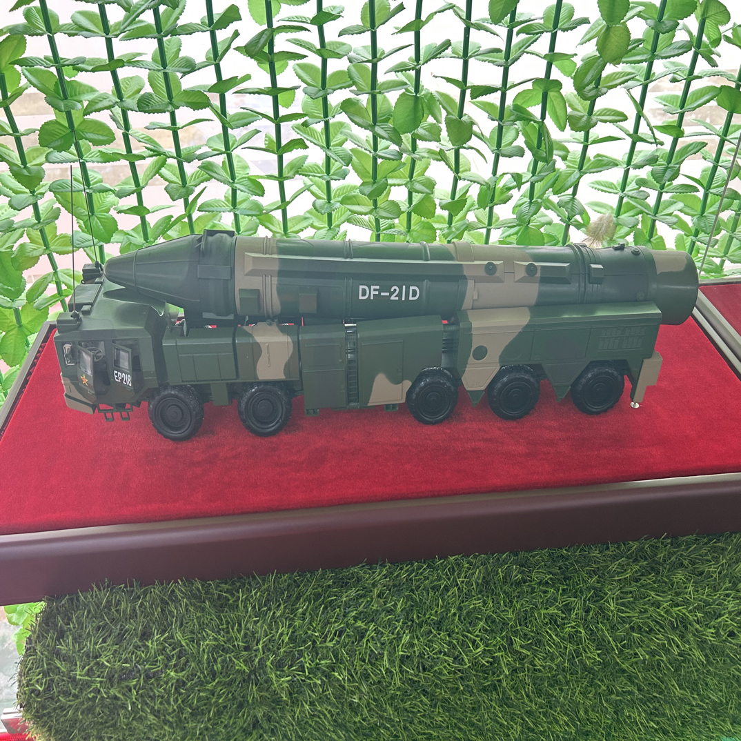 1/20东风21D核导弹发射车战斗部运载车合金模型