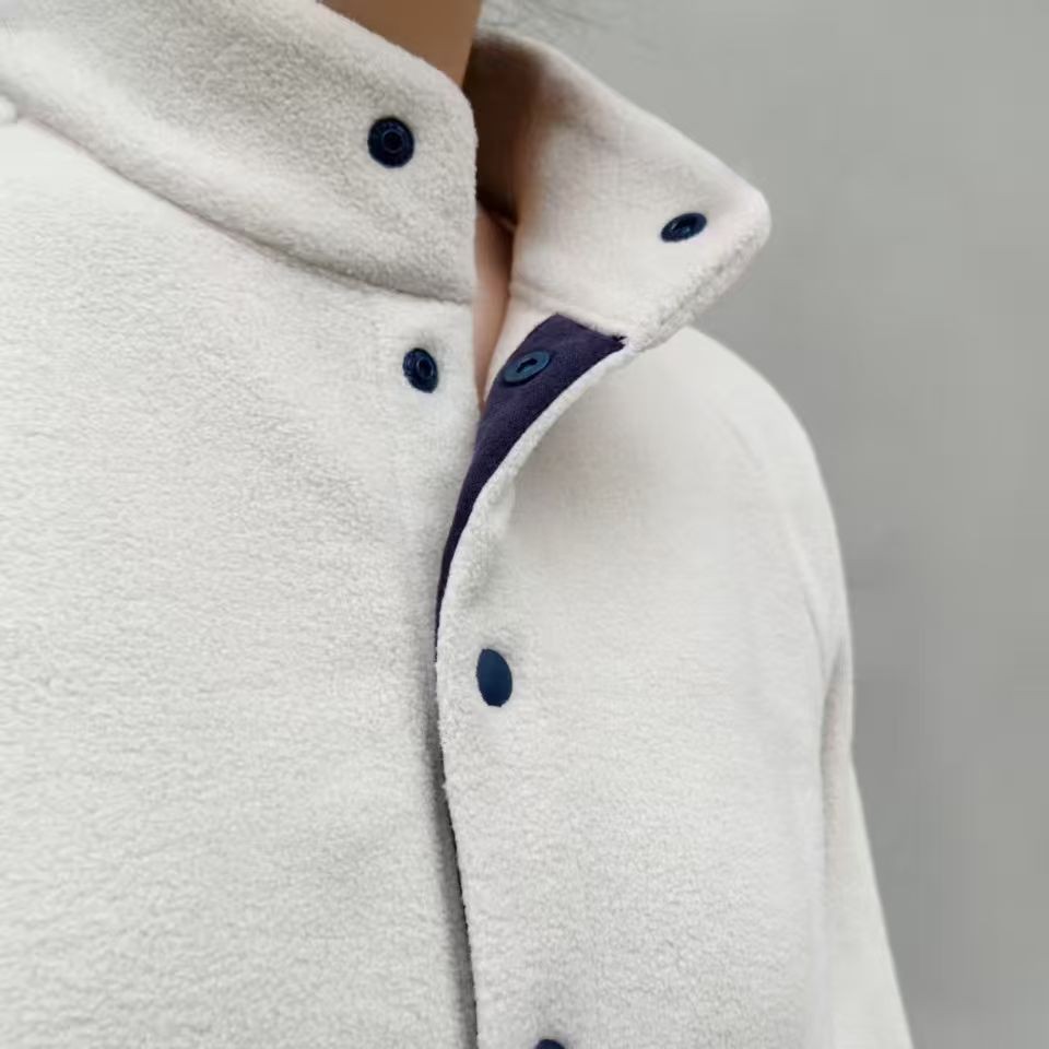 桃喜   冬季宽松型保暖厚款立领绒简约T