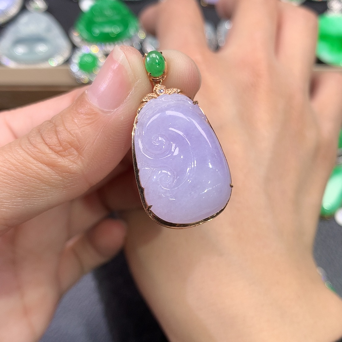 翡翠吊坠(赠链)18K金镶嵌