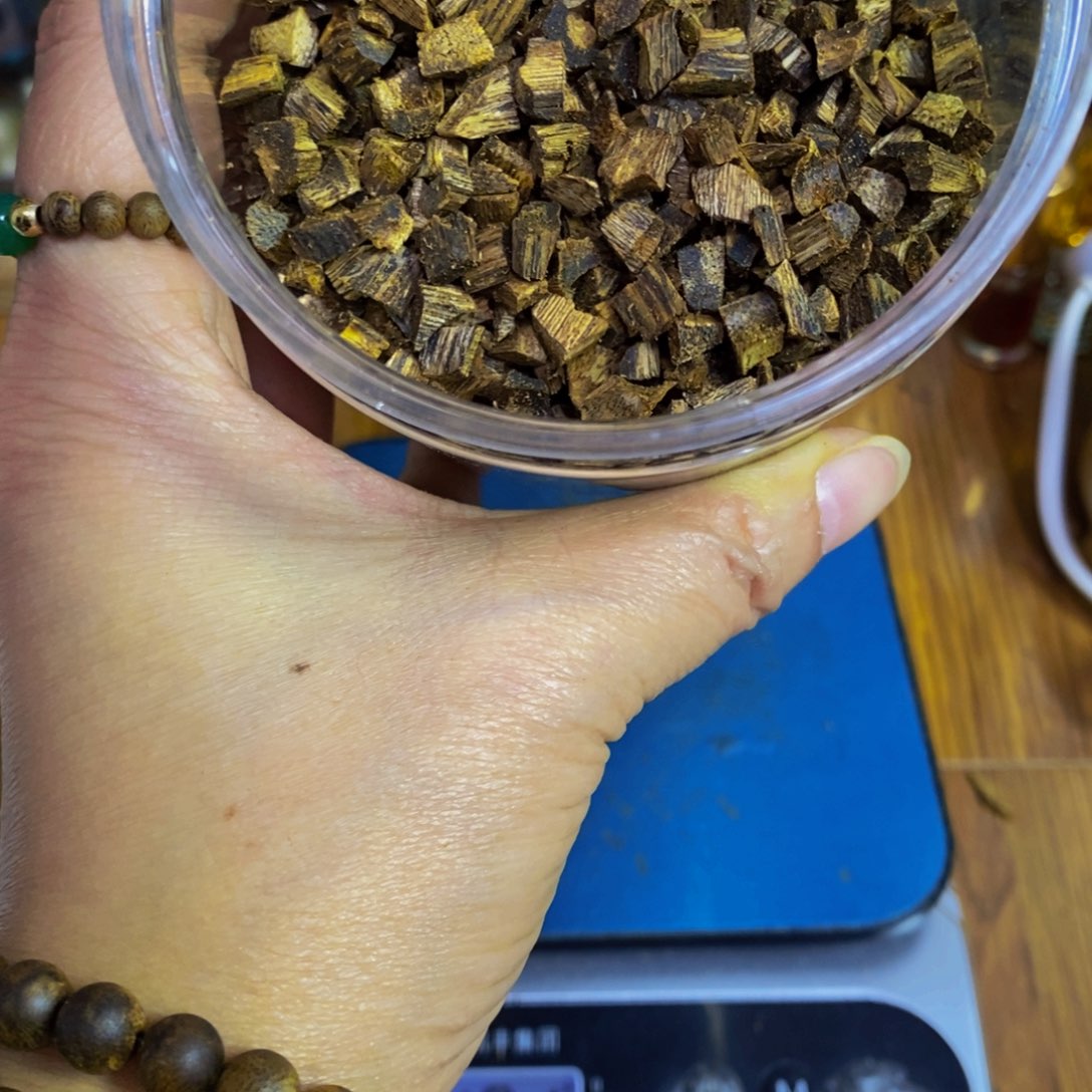 发***哥沉香沉香碎屑指天210克