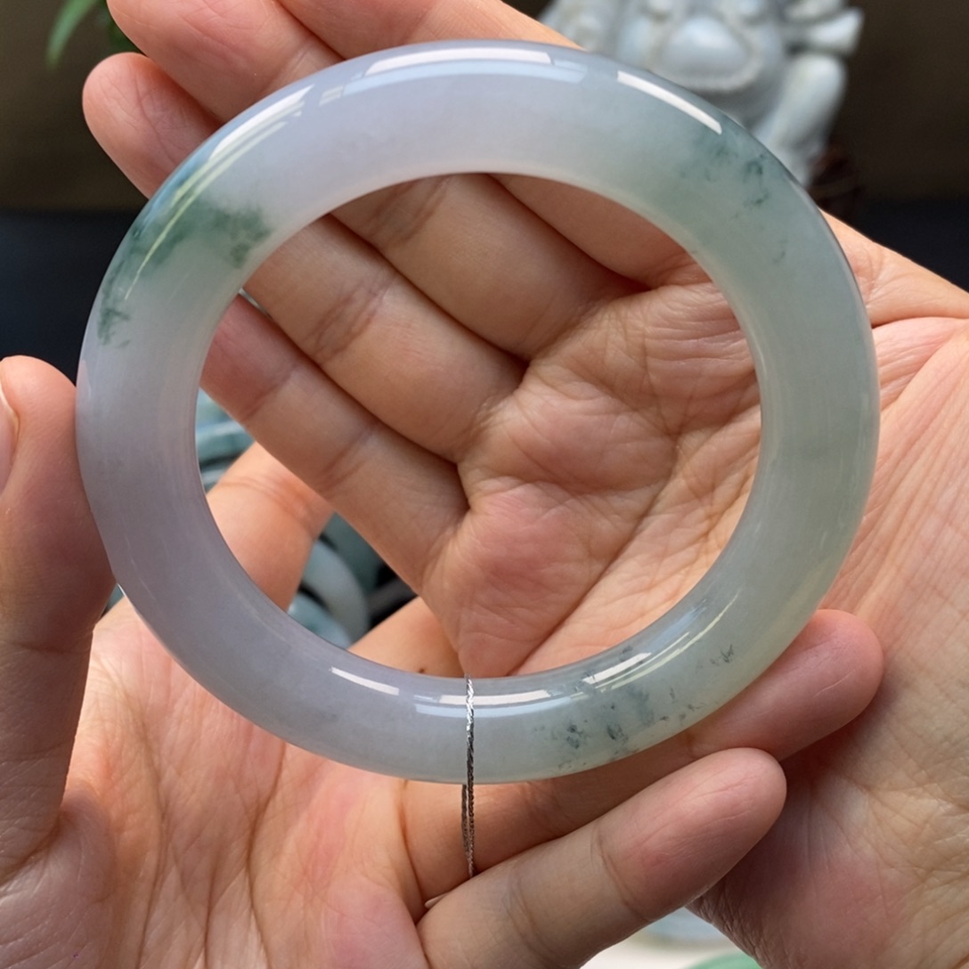 翡翠手镯未镶嵌天然