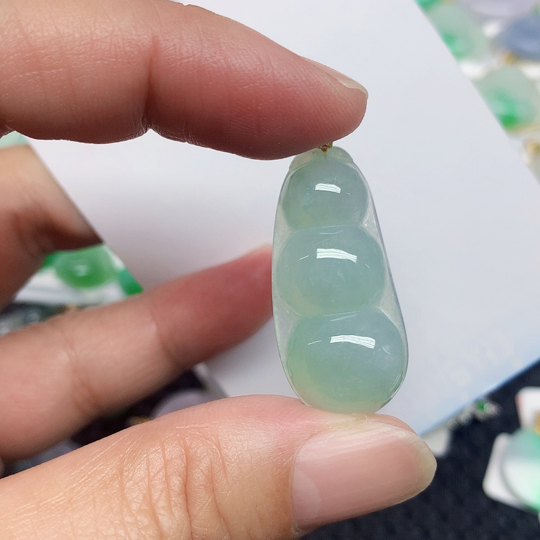 翡翠18K金镶嵌颈饰345689