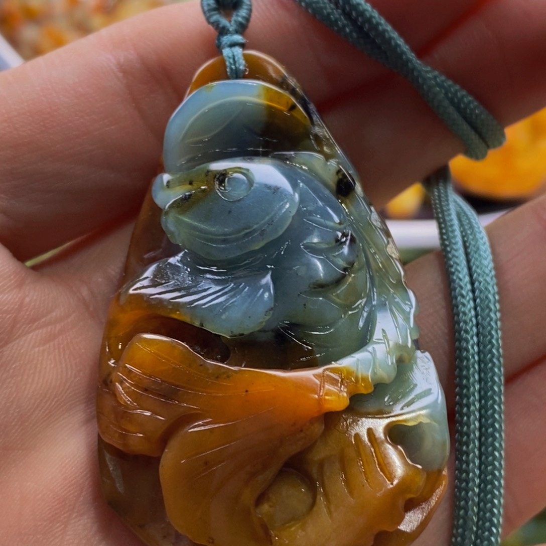 蛇纹石玉吊坠未镶嵌