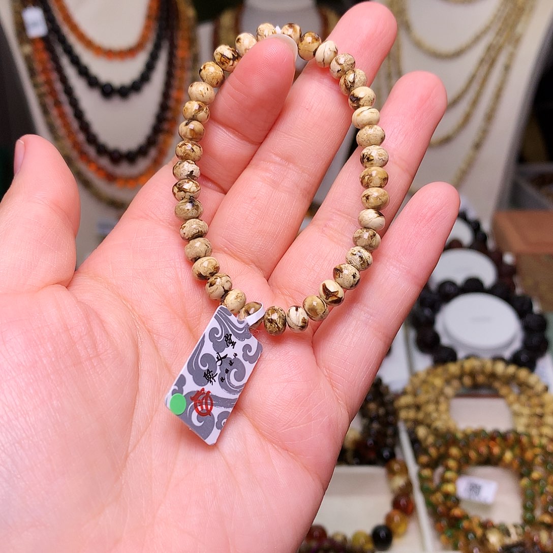 琥珀未镶嵌裸石6/干白特级瓷白-54