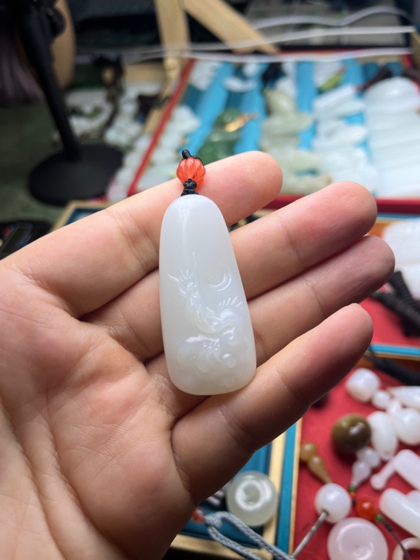 新疆和田玉白玉龙牌、