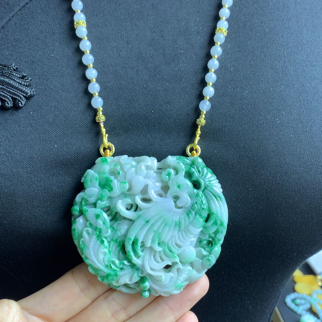 翡翠颈饰未镶嵌翡翠