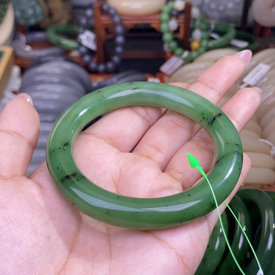 和田玉碧玉苹果绿老料手镯58圈未镶嵌