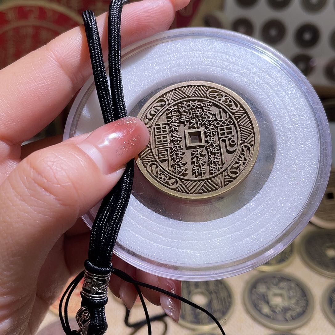 铜铜现代仿制工艺品雕母花钱