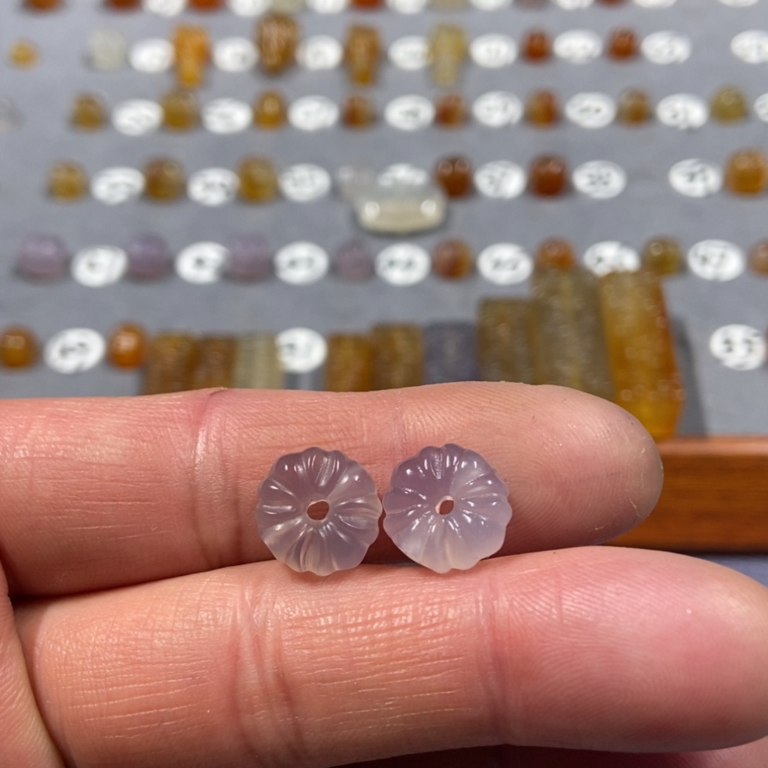 在***口玛瑙/玉髓合金颈饰花