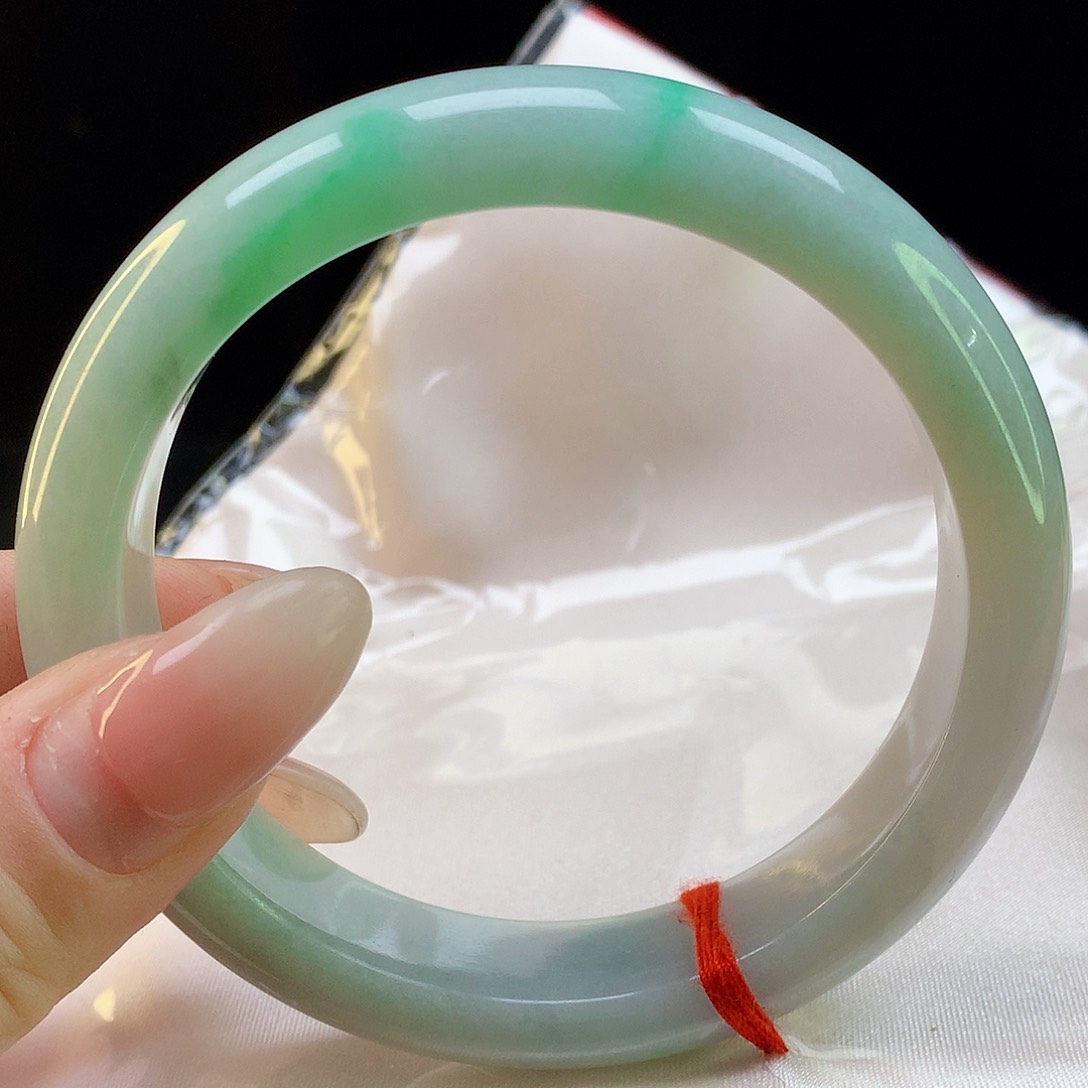 翡翠手镯未镶嵌天然翡翠5183