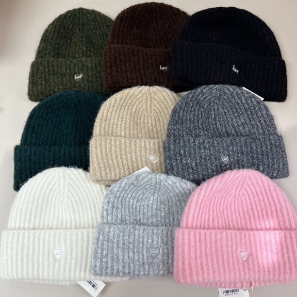 爱心字母针织帽女秋冬加厚2025新款毛线帽显脸小百搭保暖护耳帽子