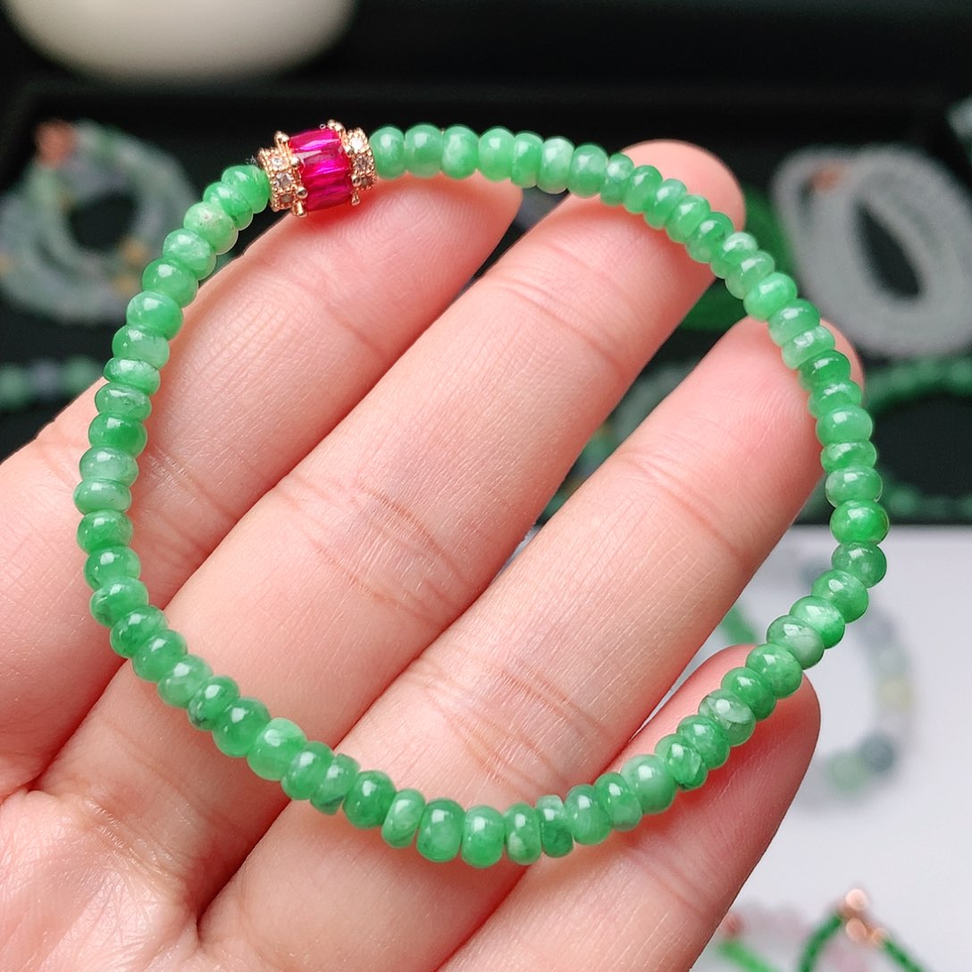 翡翠手链未镶嵌翡翠