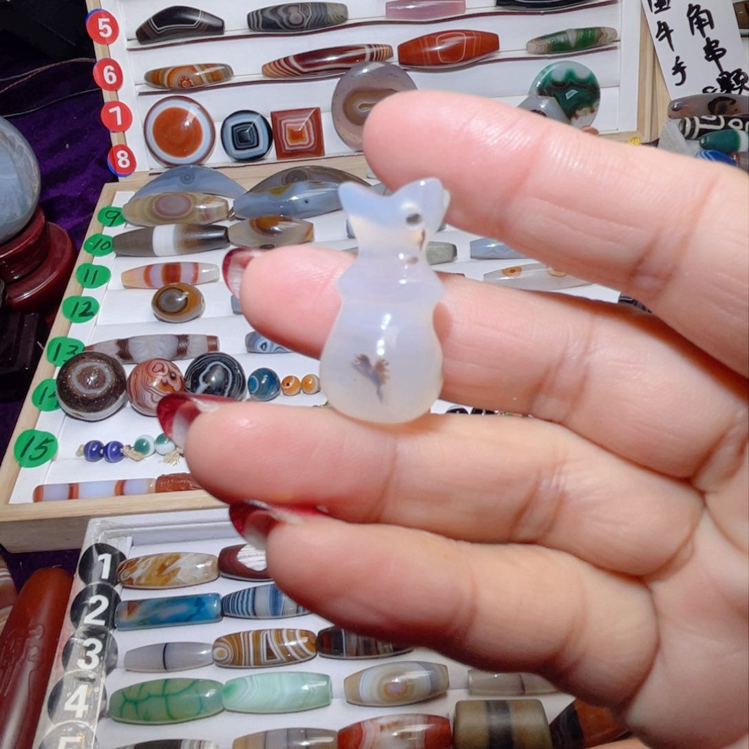 玛瑙/玉髓颈饰未镶嵌