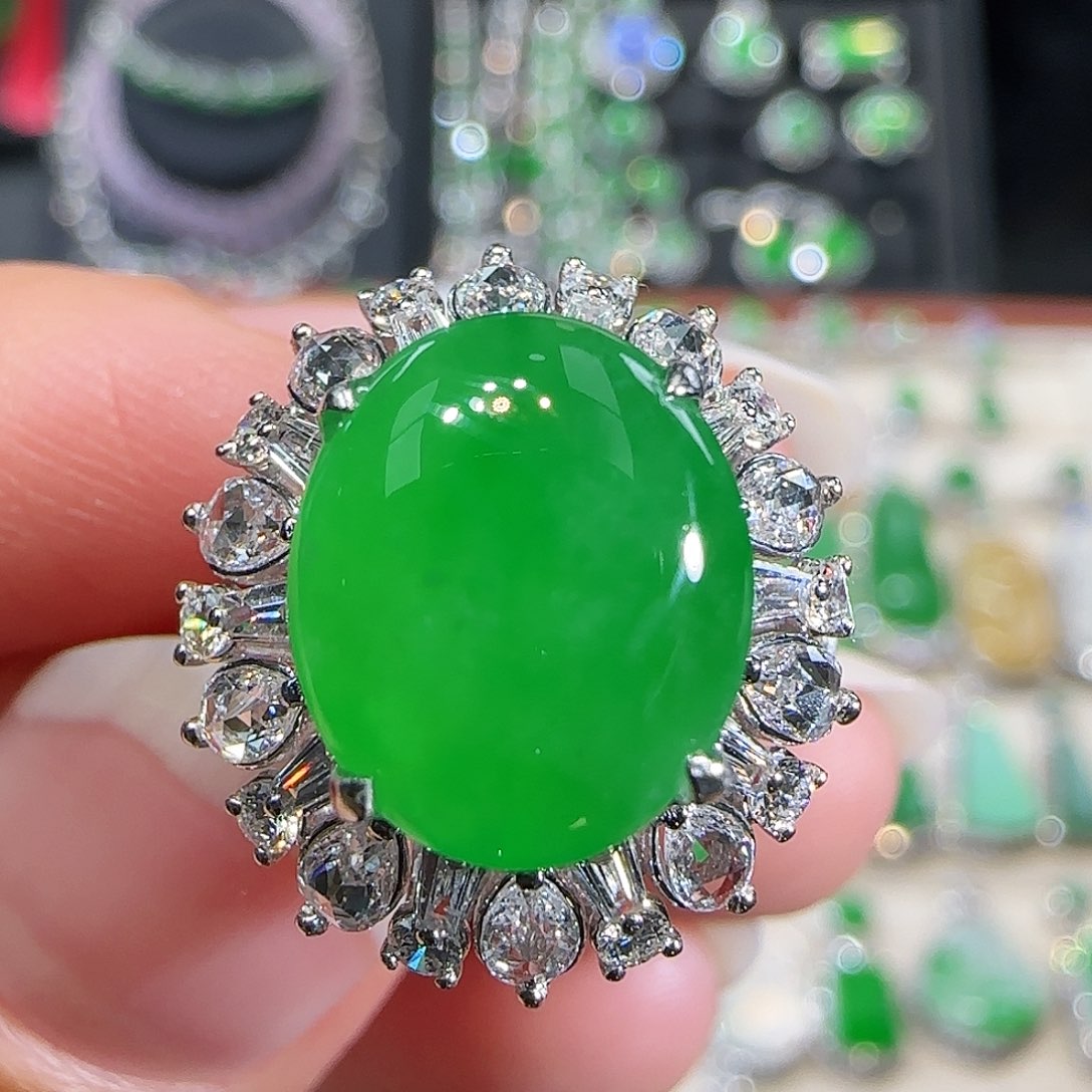 翡翠吊坠(不含链)18K金镶嵌