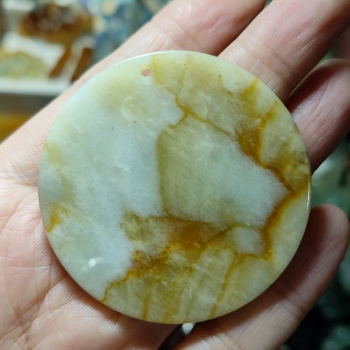 岫玉未镶嵌挂坠款式