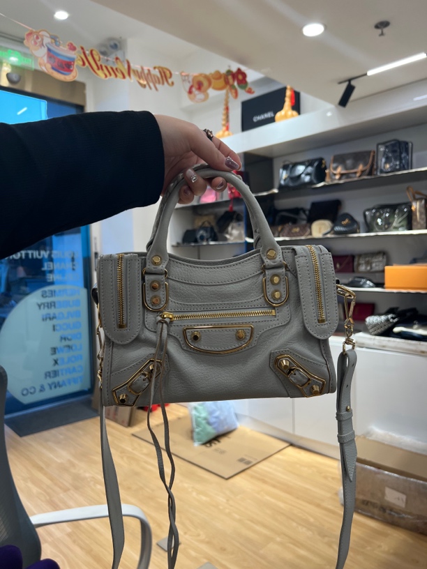 95新 Balenciaga/巴黎世家 Balenciaga巴黎世家白色金扣mini机车