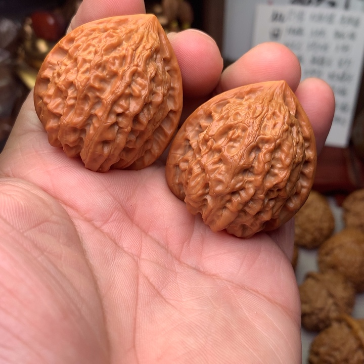 文玩核桃把件金牛