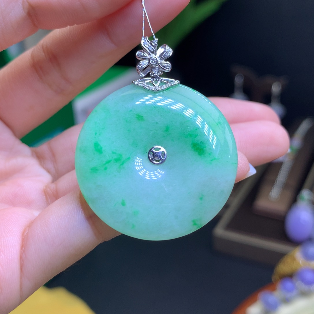 翡翠颈饰18K金镶嵌天然