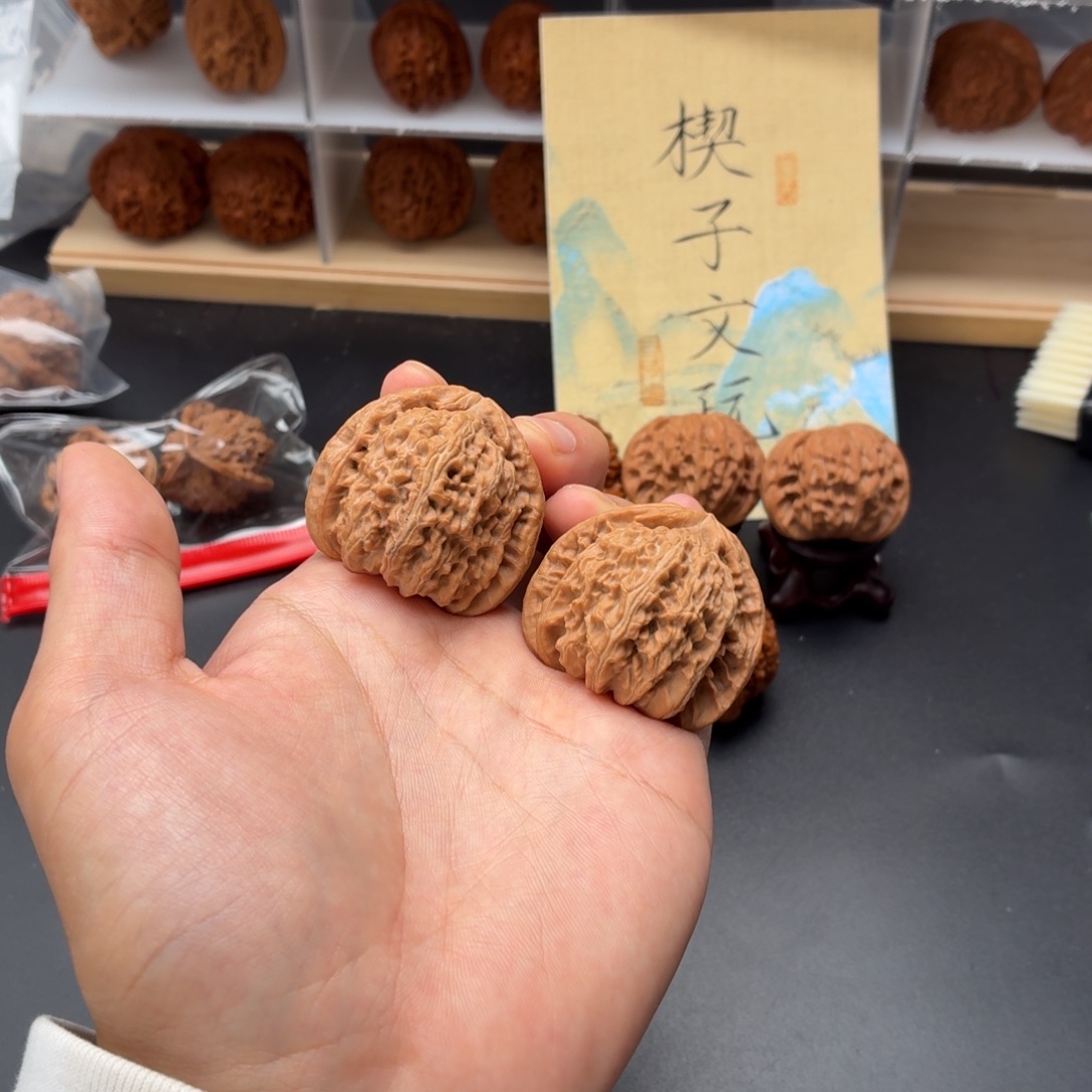 文玩核桃把件老款白狮子41尺