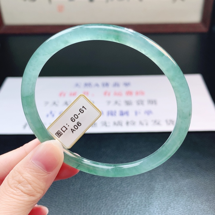 翡翠未镶嵌手镯翡翠手镯116