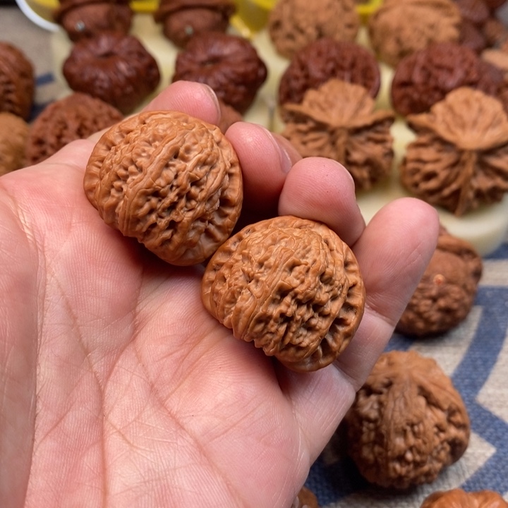 文玩核桃把件山*核桃