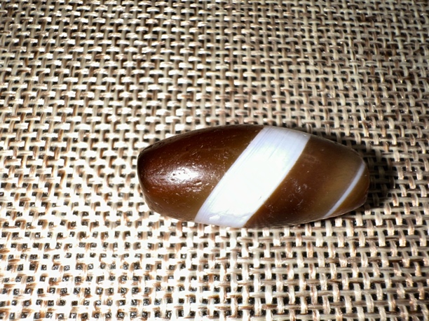 藏系一线缠丝玛瑙