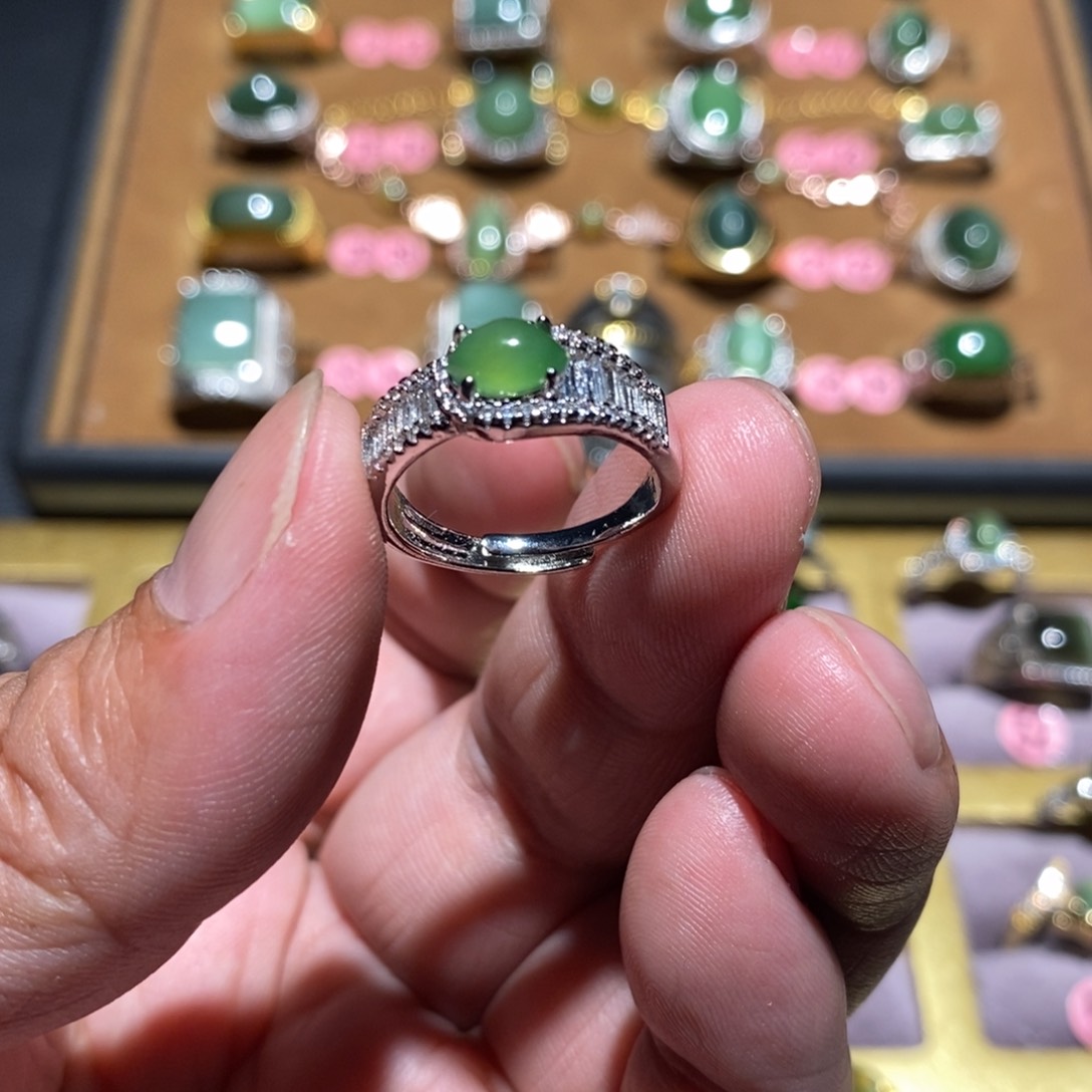 和田玉（碧玉）戒指未镶嵌