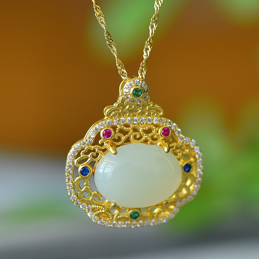 和田玉镶嵌挂件吊坠