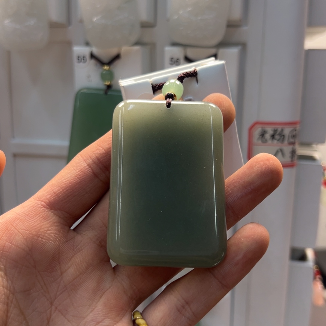 石英质玉（天山翠）合金颈饰