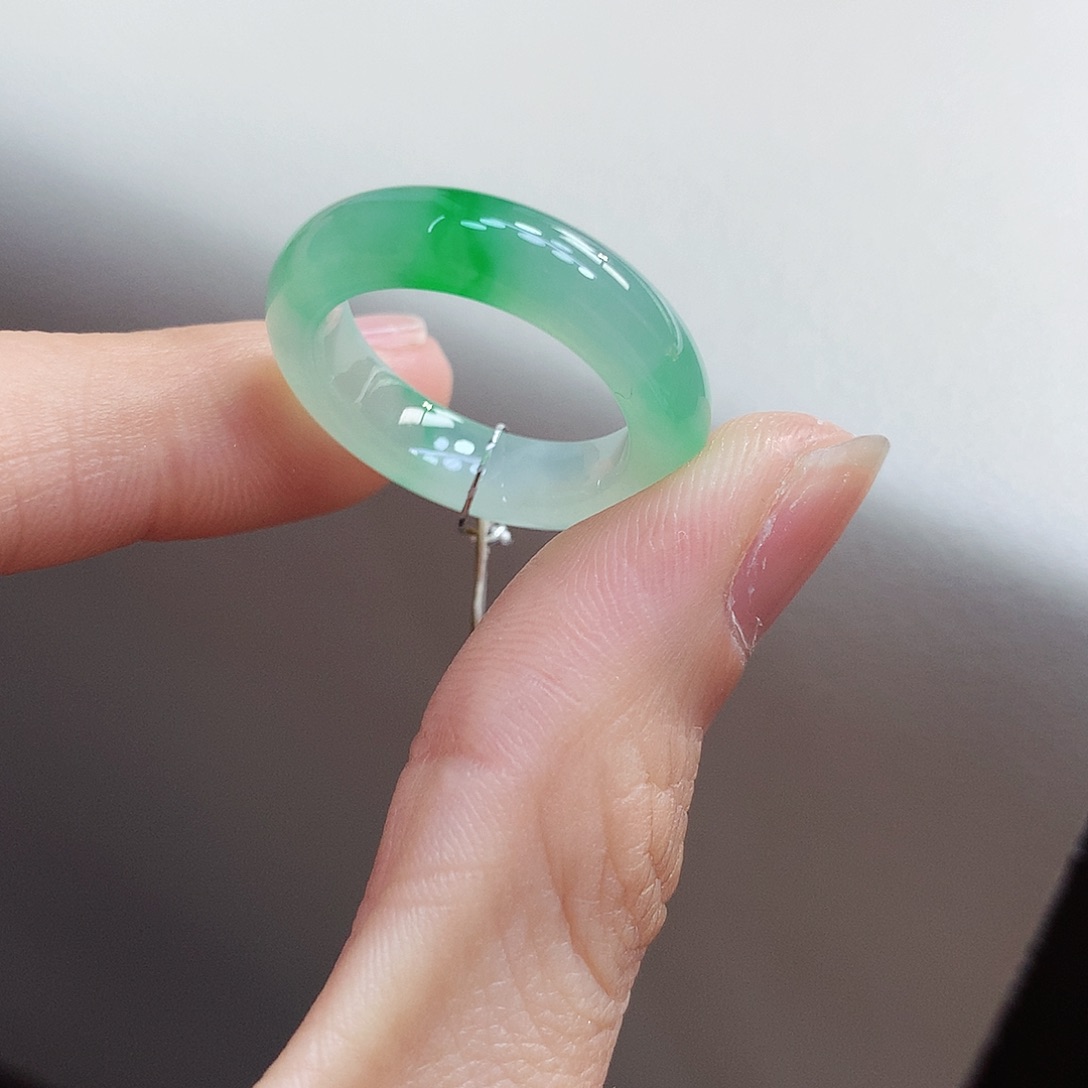 翡翠未镶嵌戒指16号