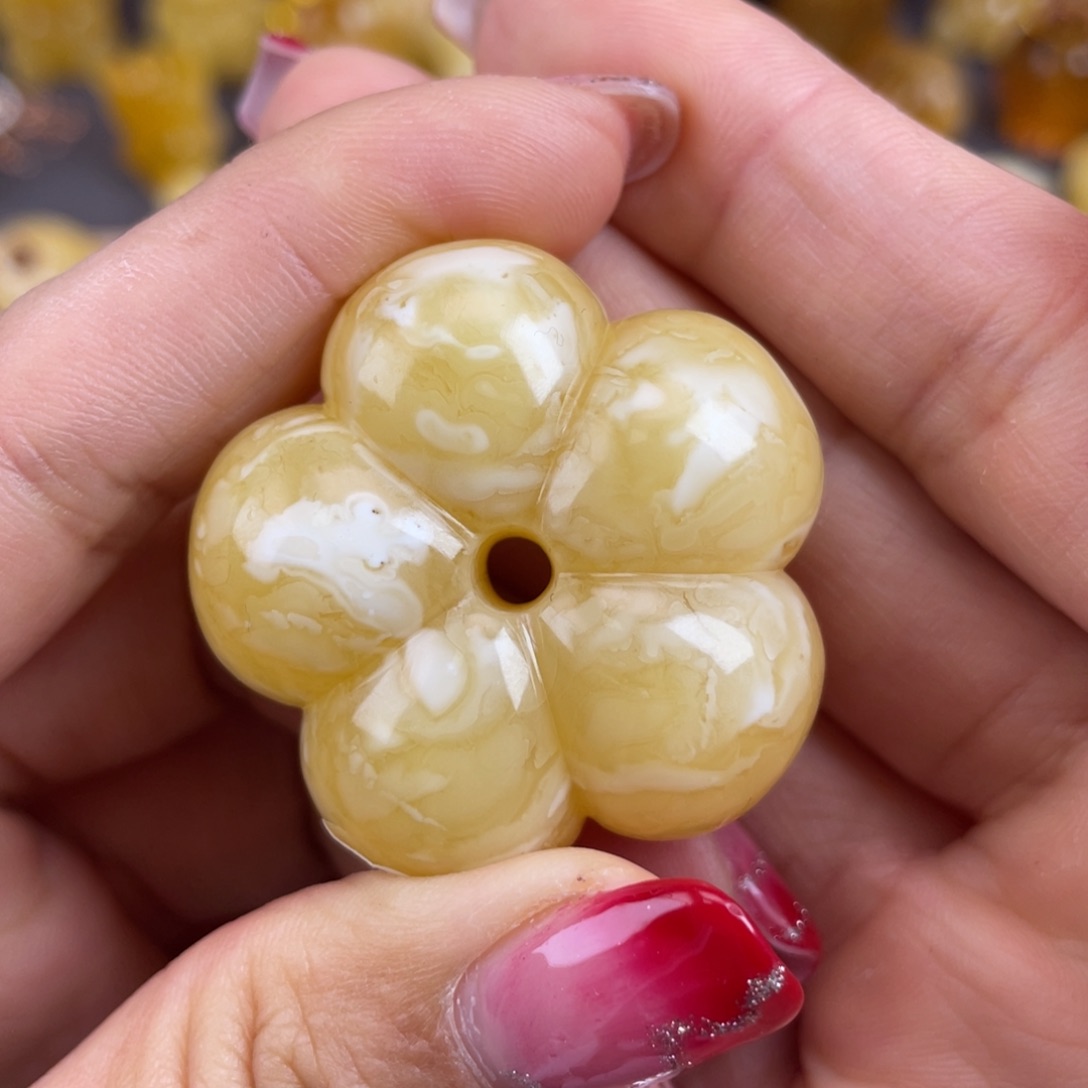 琥珀裸石未镶嵌蜜蜡