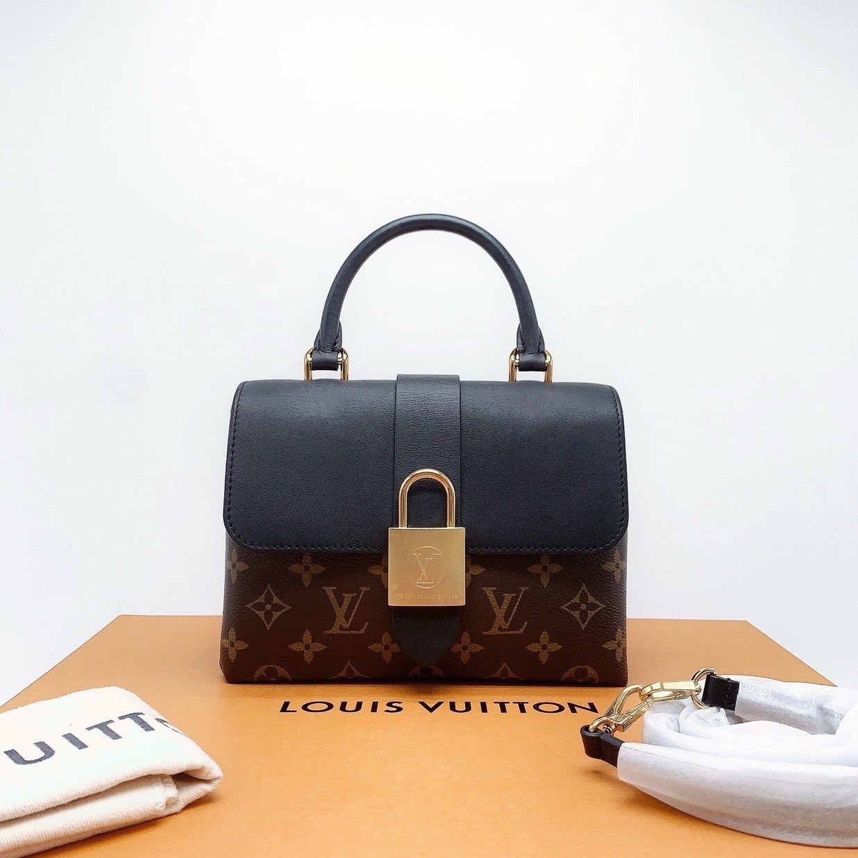 95新 LouisVuitton/路易威登 小野专属/95新/LV/单肩包/DC9313