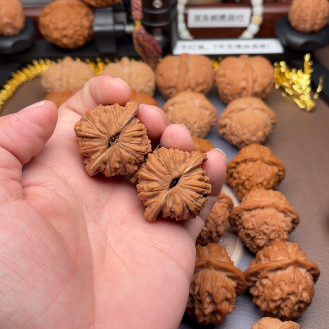 文玩核桃把件四座楼狮子头